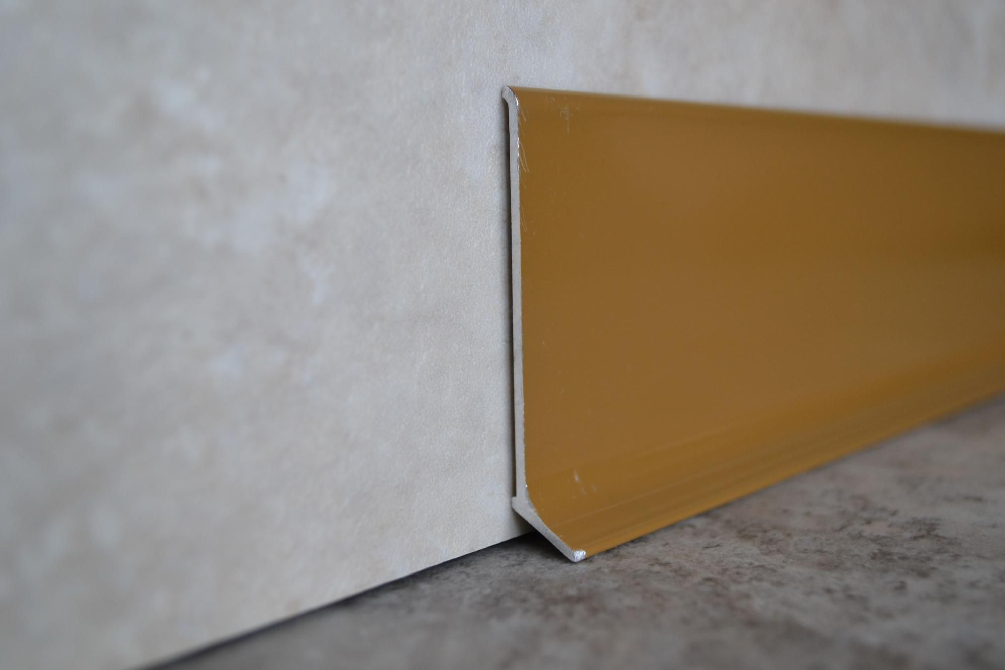 Плинтус алюминиевый L-образный золотой (2500*11*60 мм) — купить в Омске