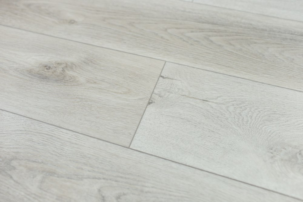 Замковая ПВХ плитка "Art Tile" Дуб Эдинбург (1200*183*6 мм) — купить в Омске