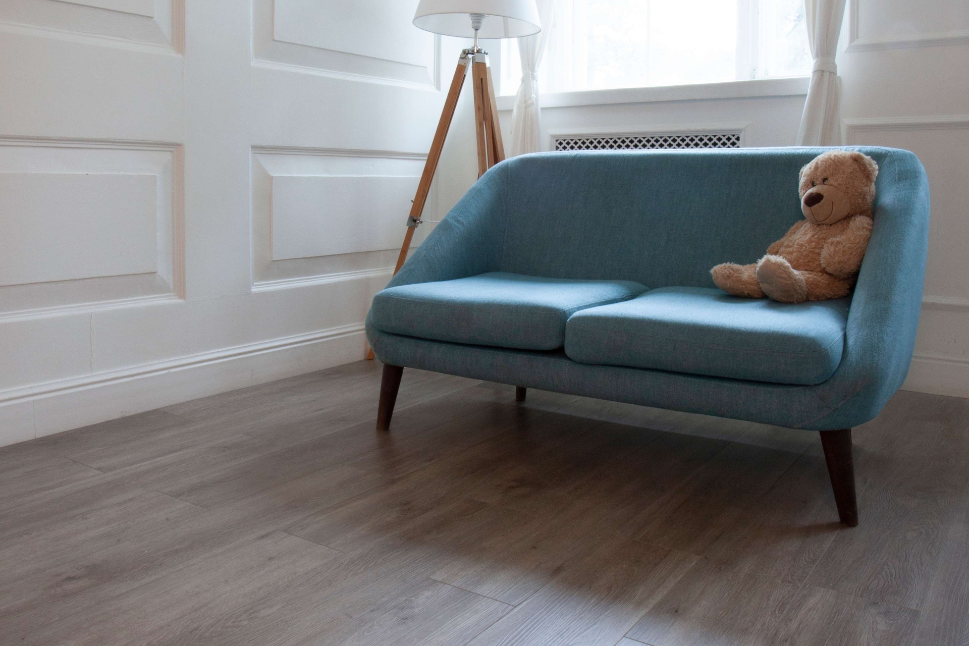 Усовершенствованная кварц-виниловая плитка «Damy Floor» Дуб Горный (1227*187*2,5 мм) — купить в Омске