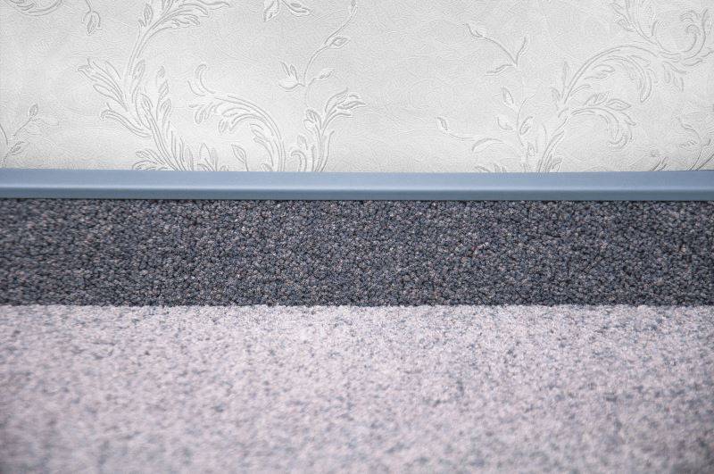 Плинтус для ковролина "Korner" Listwa графит (2500*13,8*50 мм) — купить в Омске