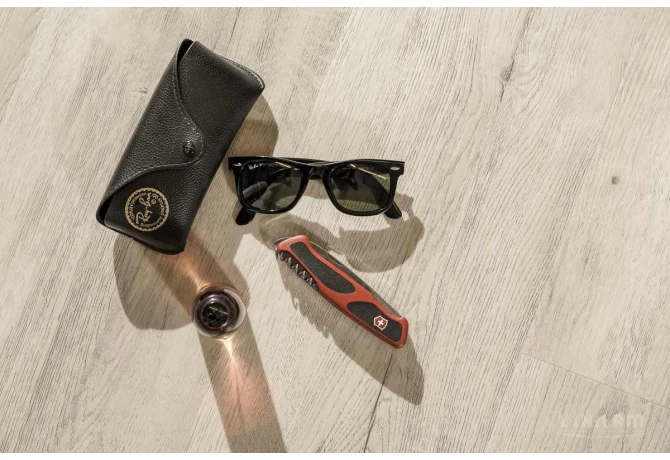 Кварц-винил Дуб Цюрих (1528*233*2,5 мм) — купить в Омске