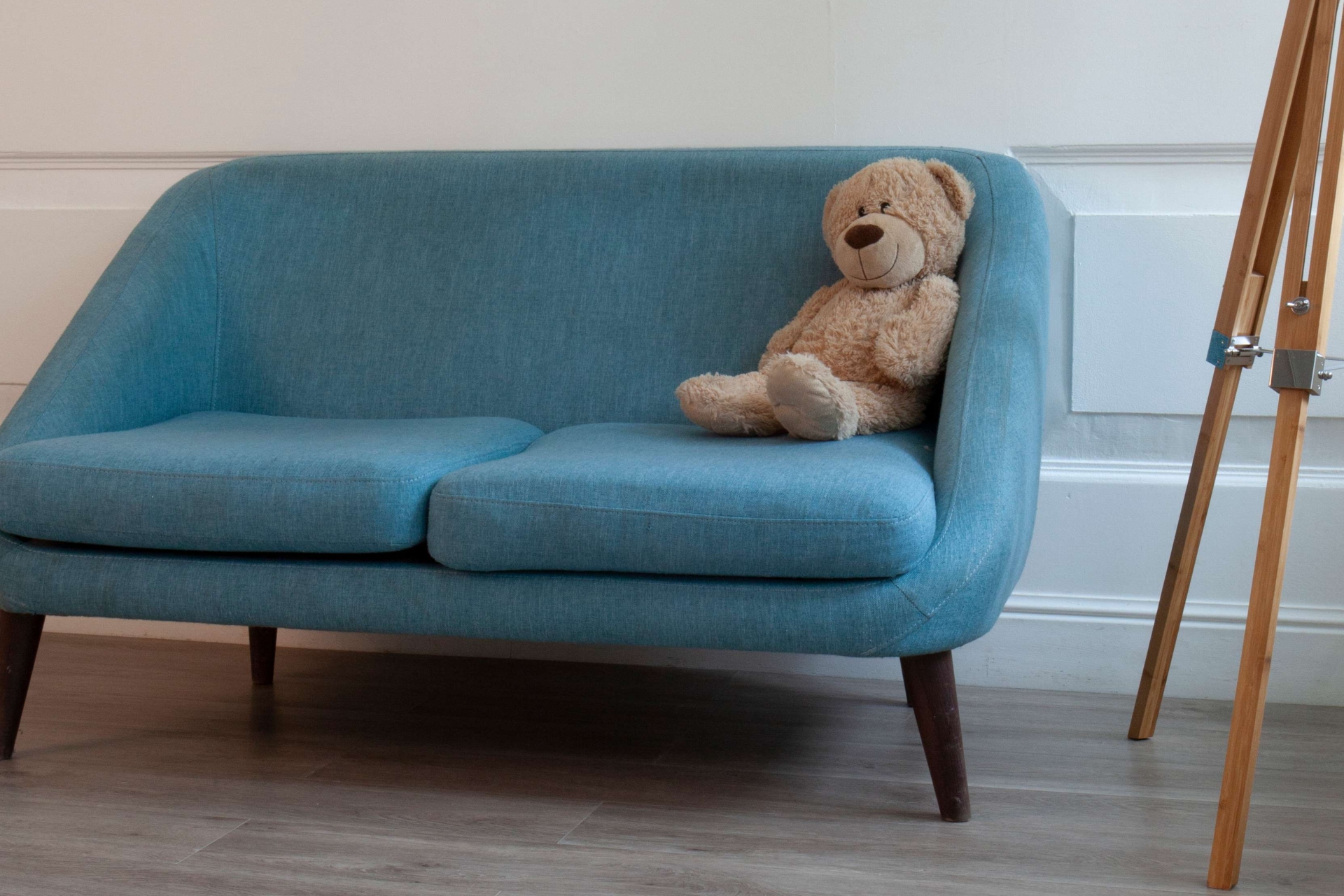 Усовершенствованная кварц-виниловая плитка «Damy Floor» Дуб Горный (1227*187*2,5 мм) — купить в Омске