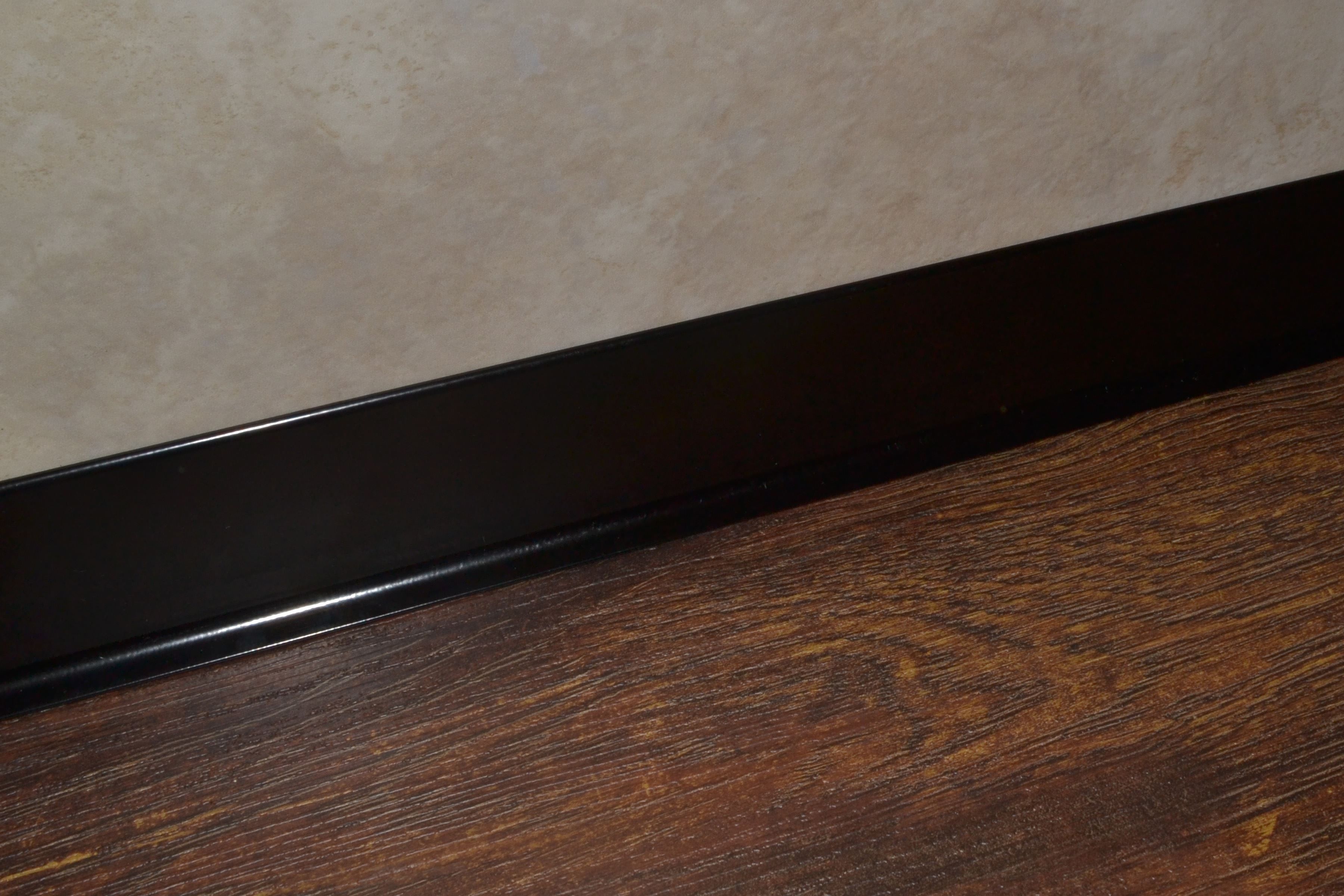 Плинтус алюминиевый L-образный черный (2500*11*60 мм) — купить в Омске