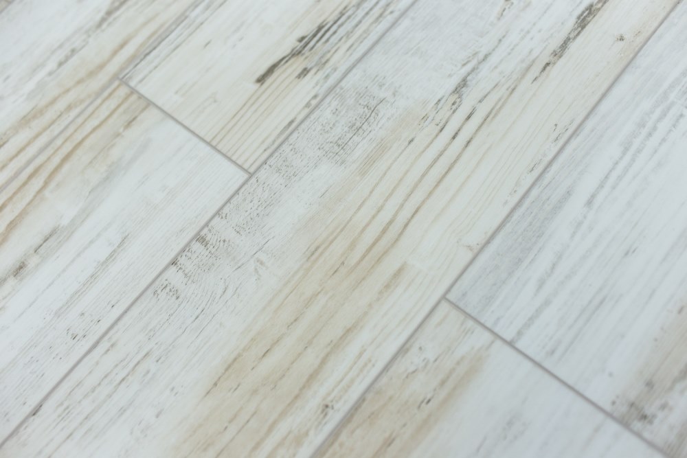 Замковая ПВХ плитка "Art Tile" Берёза Прованс (1220*152*5 мм) — купить в Омске